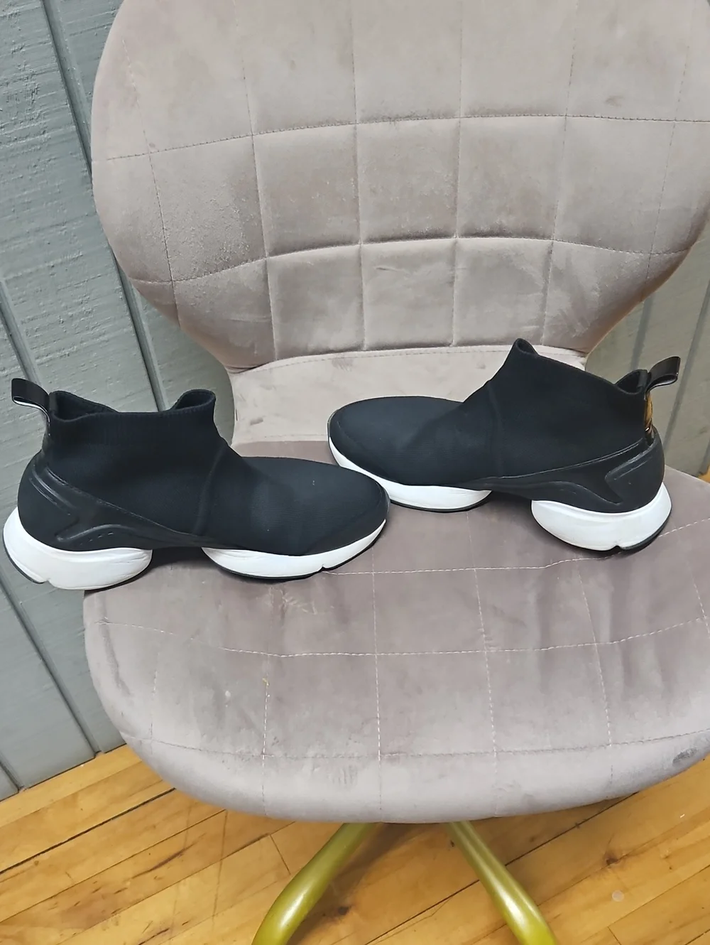 Cole Haan streamlined slip